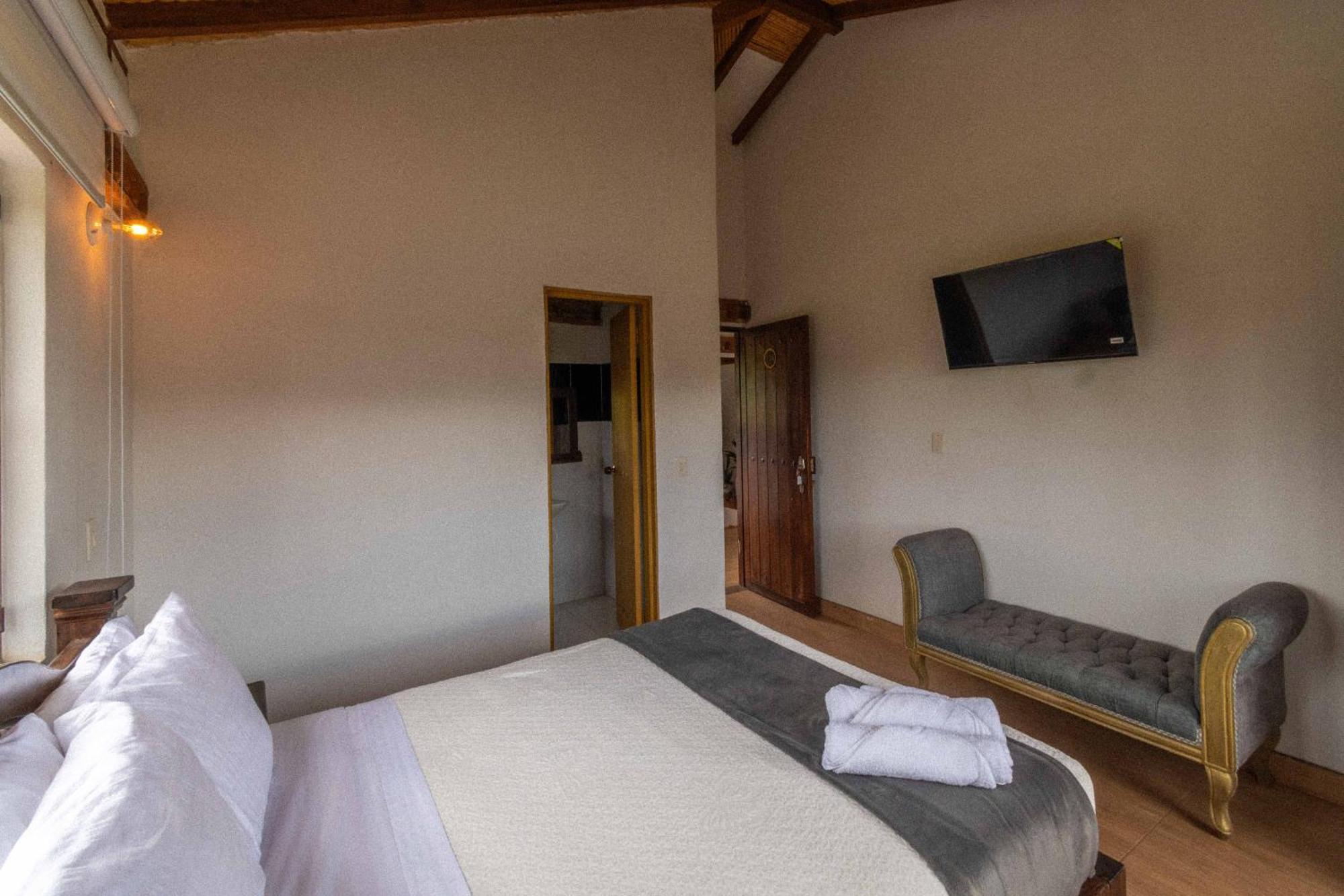 Santa Sofía Artemisa Hotel חדר תמונה