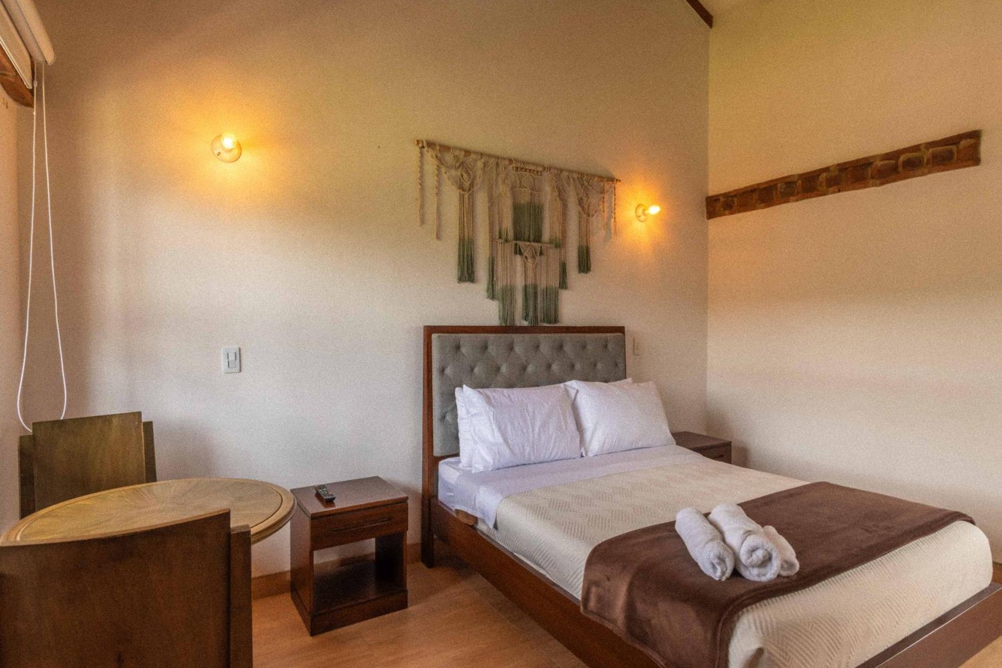 Santa Sofía Artemisa Hotel חדר תמונה